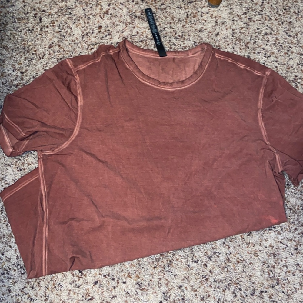 Lulu men’s shirt size XL